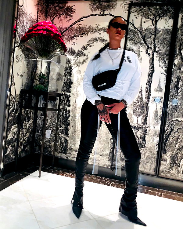 badgalriri instagram image archive image