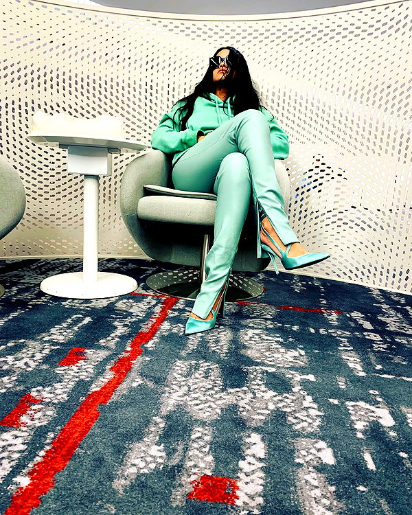 badgalriri instagram image archive image