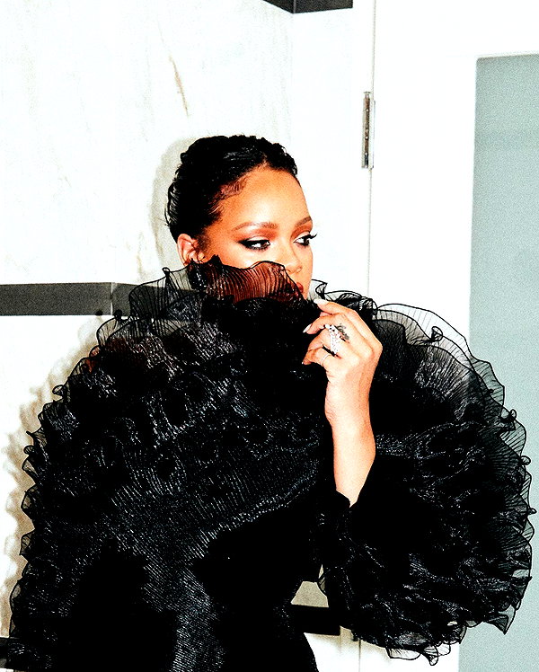 badgalriri instagram image archive image