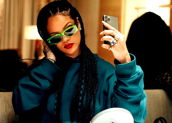 badgalriri instagram image archive image