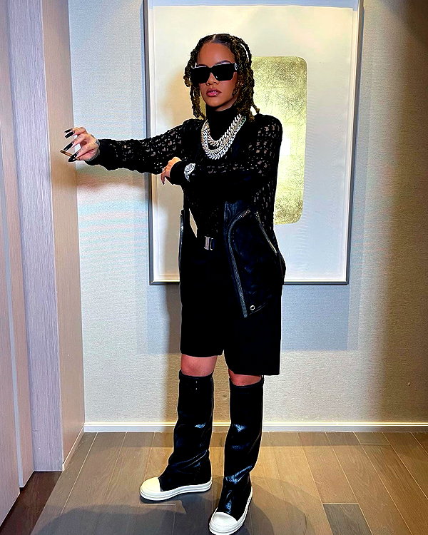 badgalriri instagram image archive image