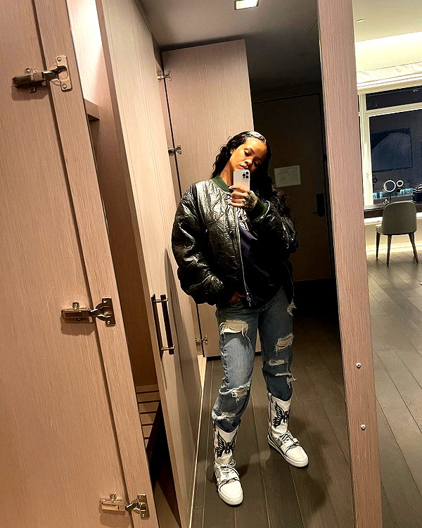 badgalriri instagram image archive image