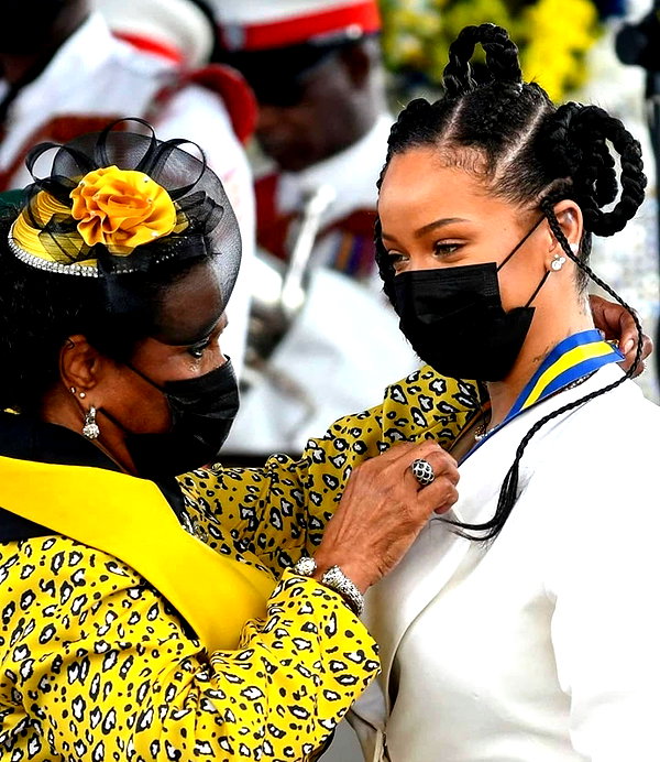 badgalriri instagram image archive image