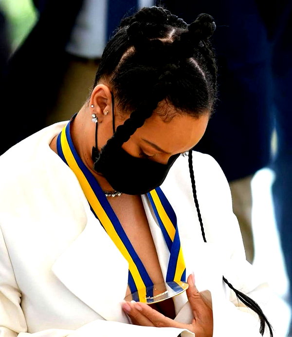 badgalriri instagram image archive image