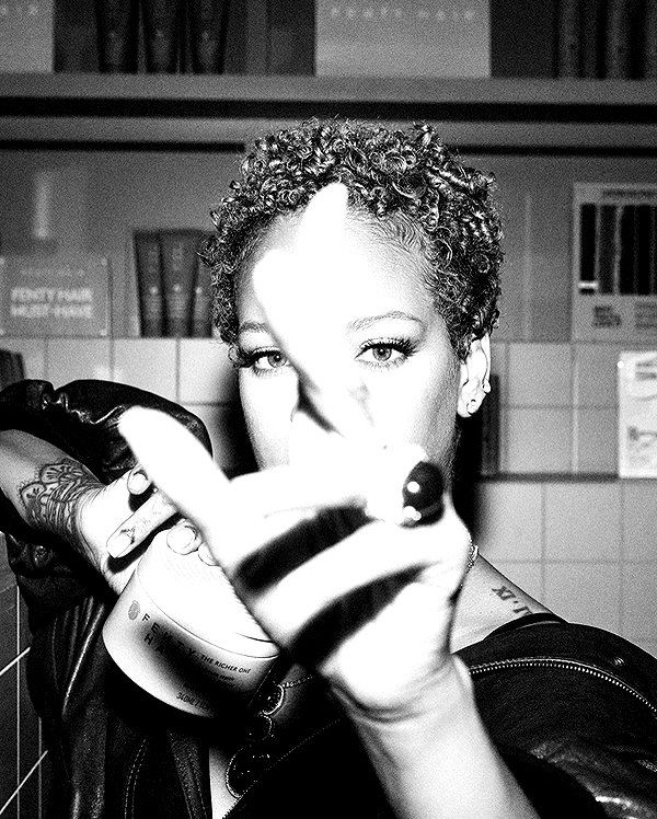 badgalriri instagram image archive image