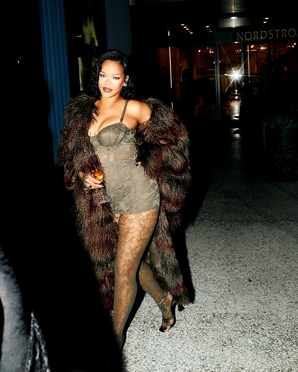 badgalriri instagram image archive image