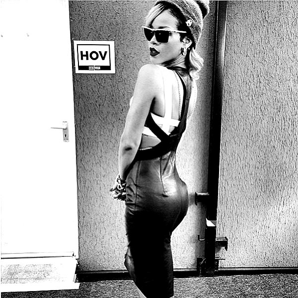 badgalriri instagram image archive image