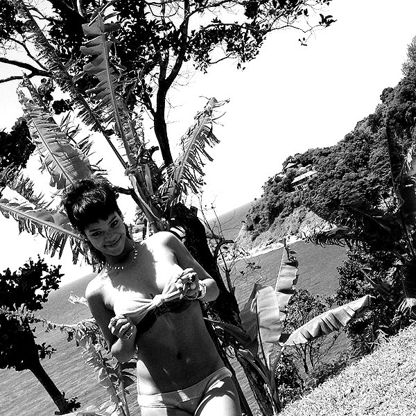 badgalriri instagram image archive image
