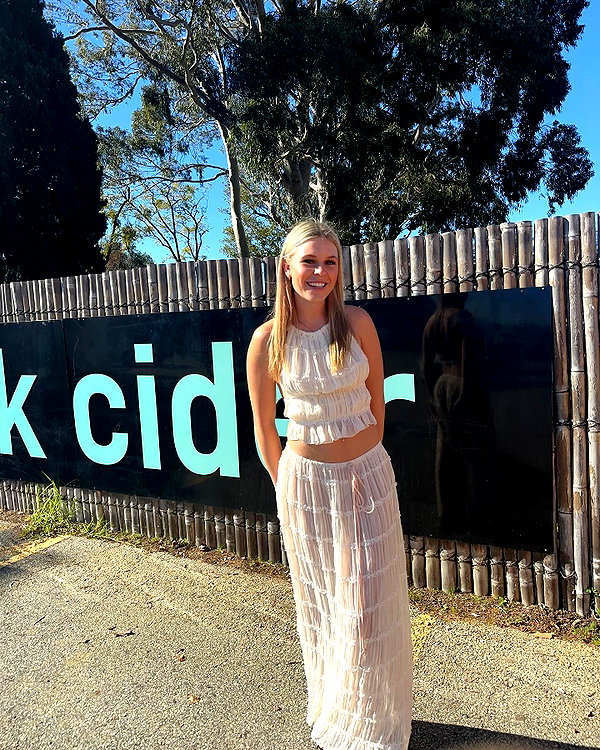 bec_benstead instagram image archive image