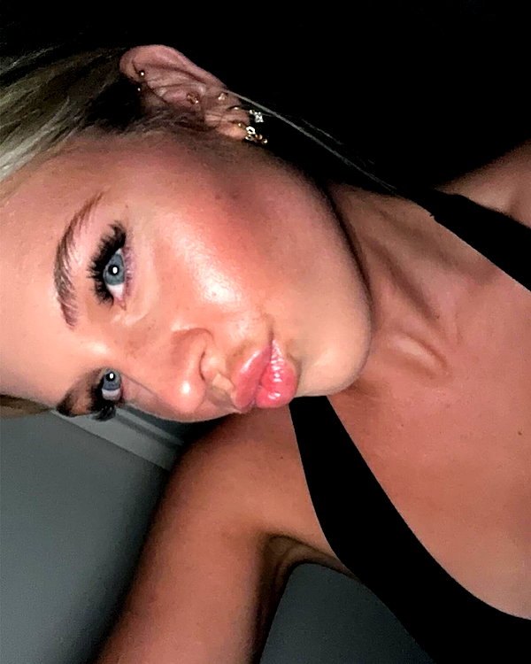 bec_benstead instagram image archive image