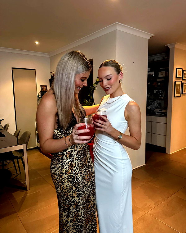 bec_benstead instagram image archive image