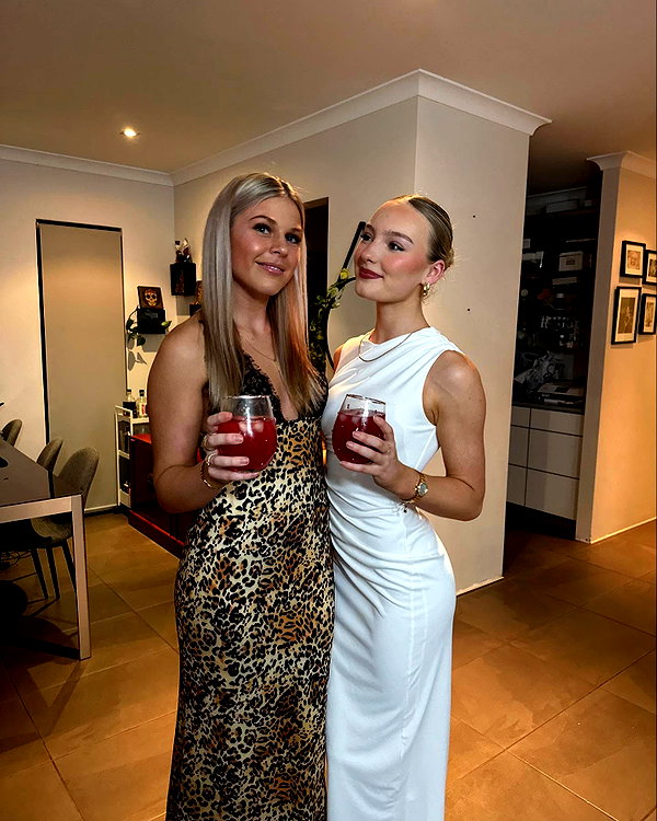 bec_benstead instagram image archive image