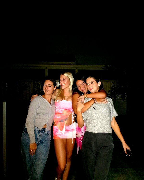 bec_benstead instagram image archive image