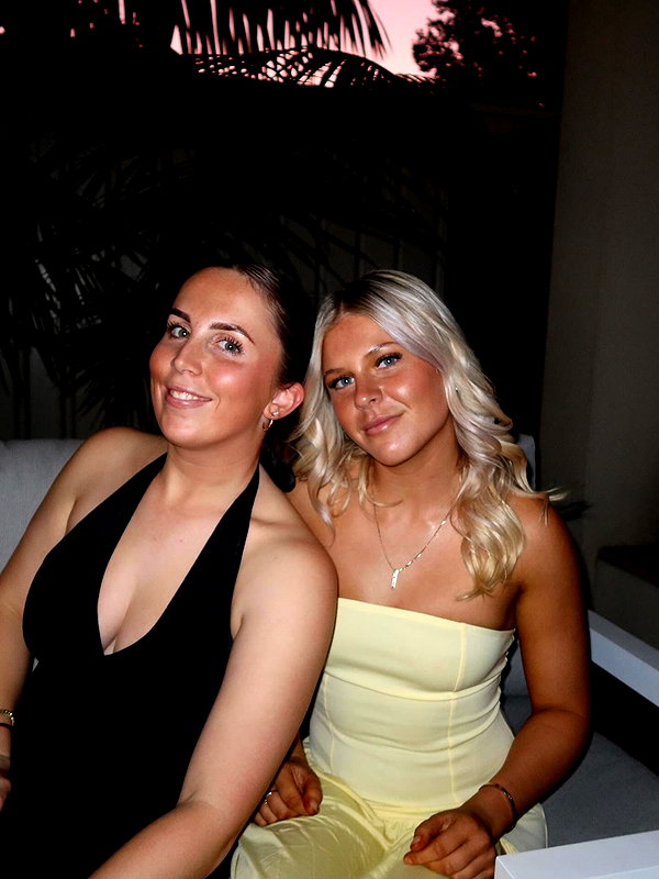 bec_benstead instagram image archive image