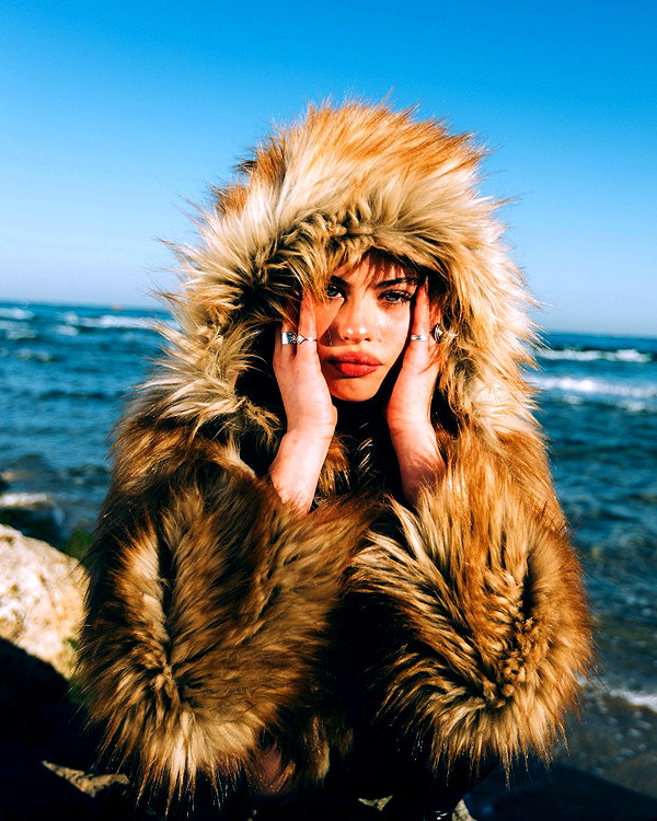 beth.sharonu instagram image archive image