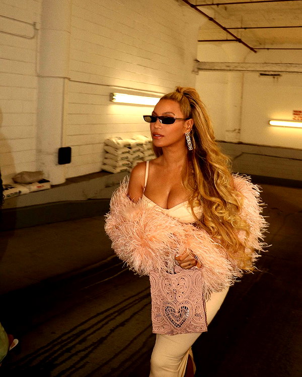 beyonce instagram image archive image