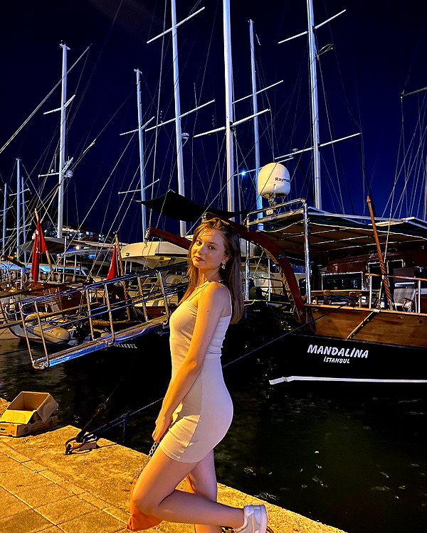 beyzapehlivanogluu instagram image archive image