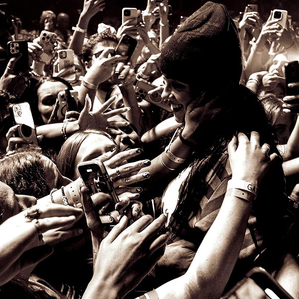 billieeilish instagram image archive image