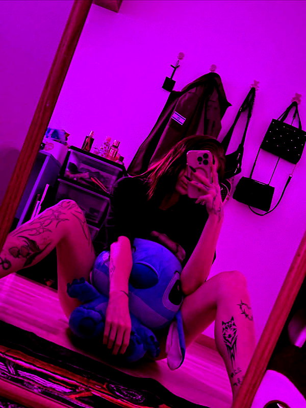 bitch_tattooist_17 instagram image archive image