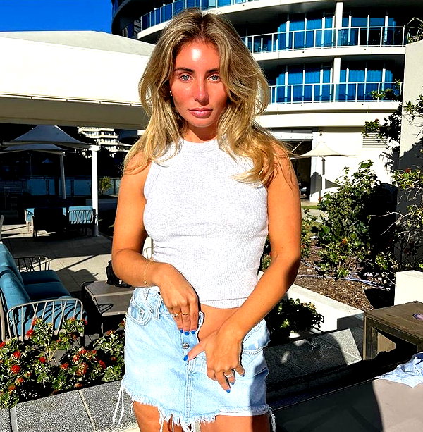 bonnieblue instagram image archive image