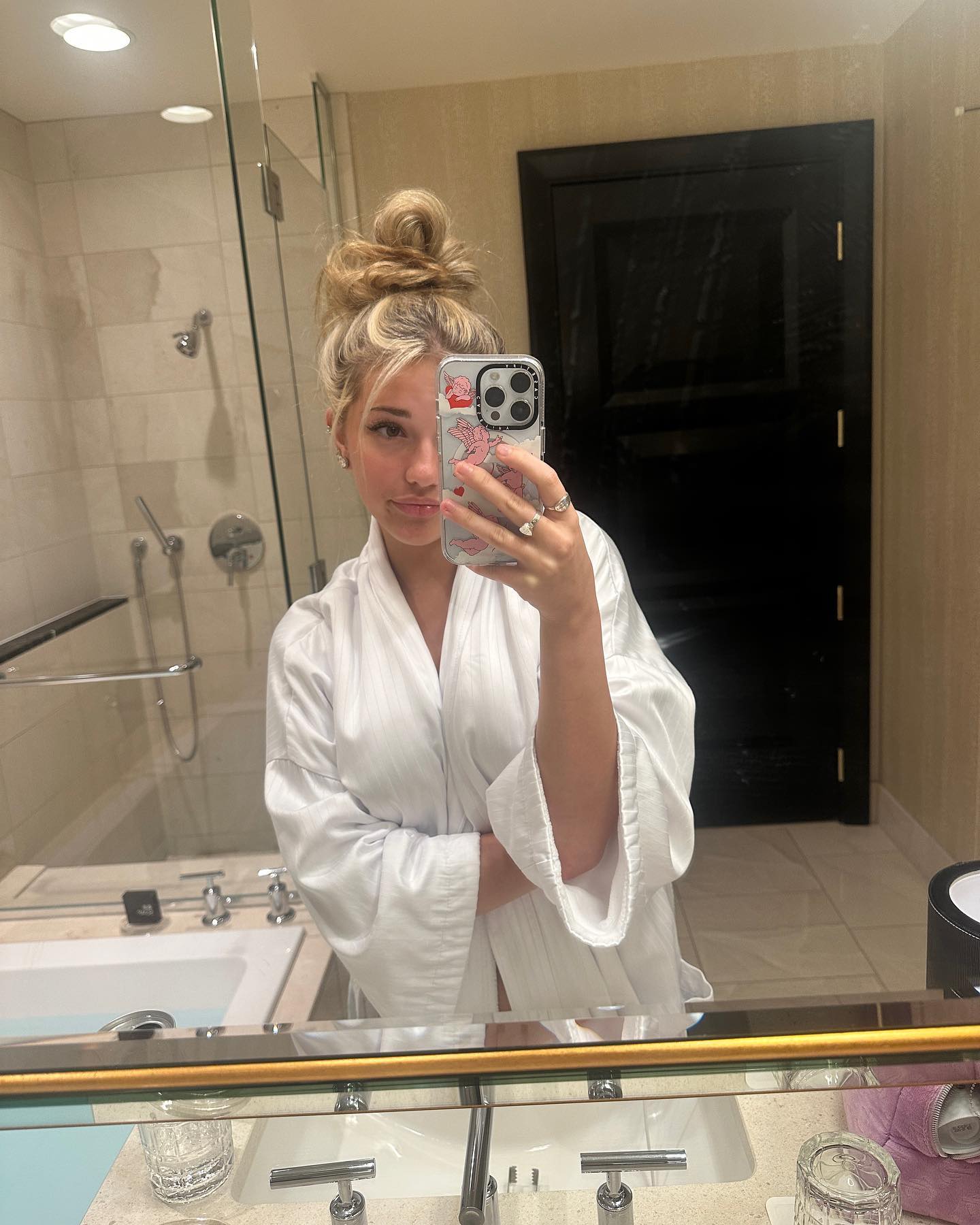 breckiehill instagram image archive image