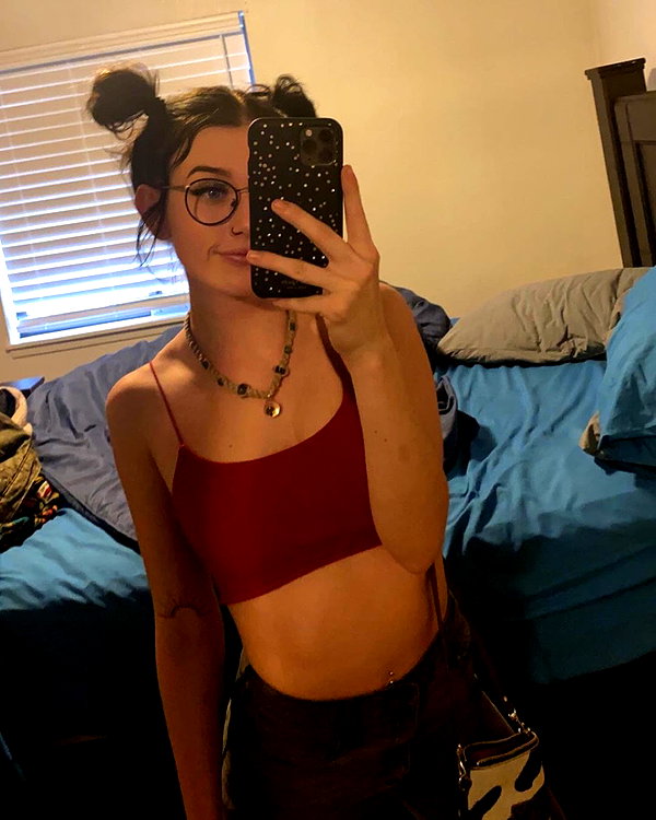britneyyybaby_ britneyyybaby_ archive image
