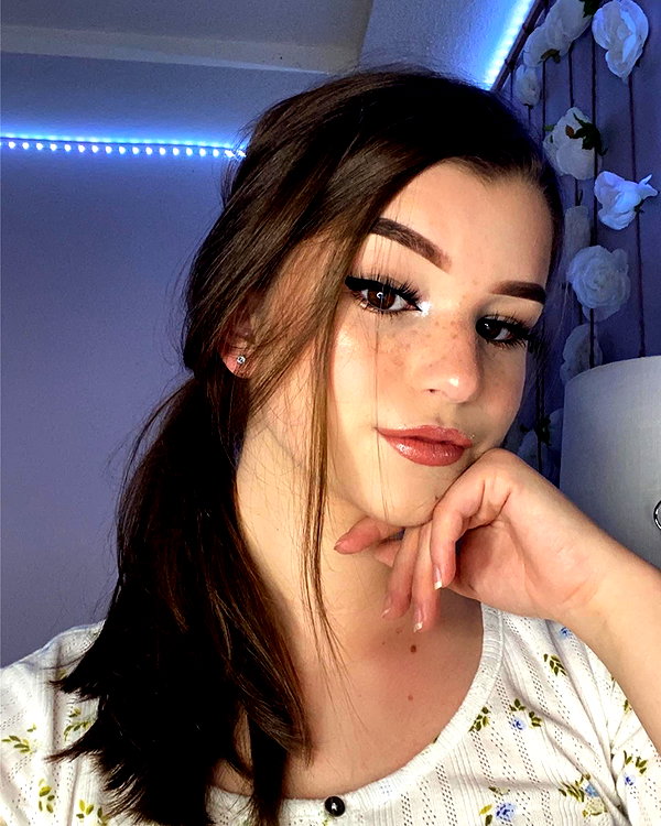brookemonk instagram image archive image