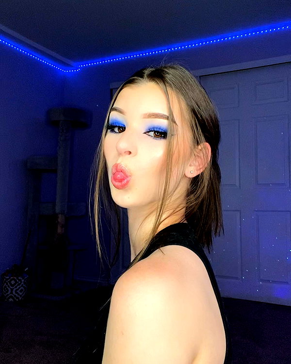 brookemonk instagram image archive image