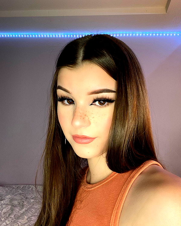 brookemonk instagram image archive image