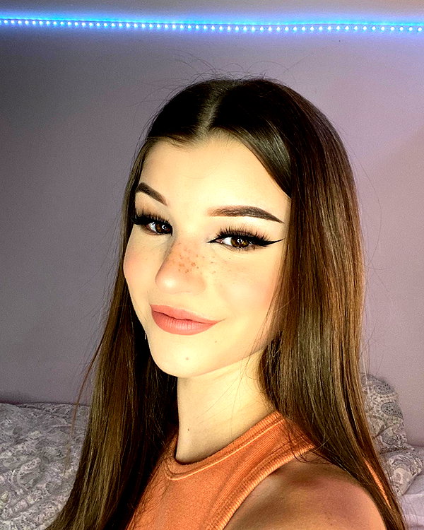 brookemonk instagram image archive image