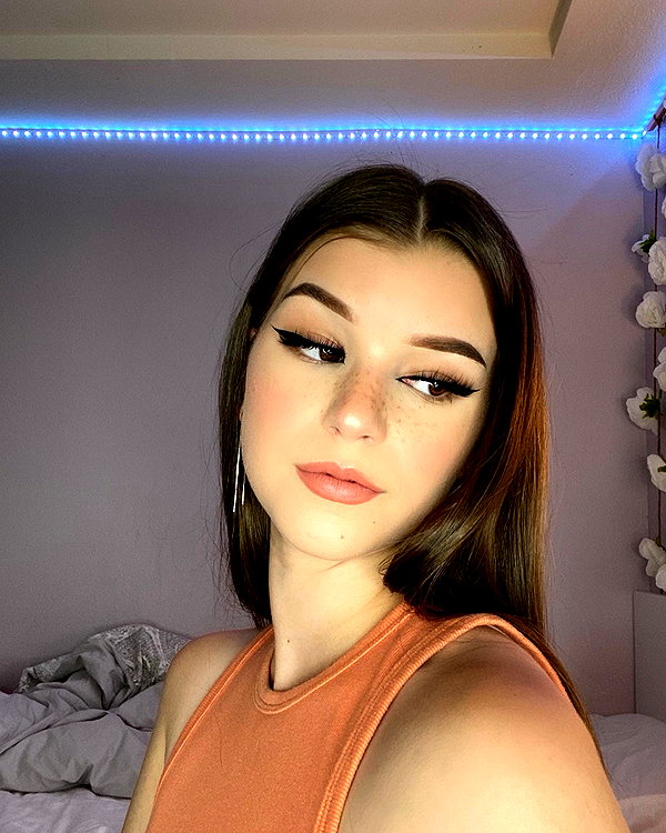brookemonk instagram image archive image