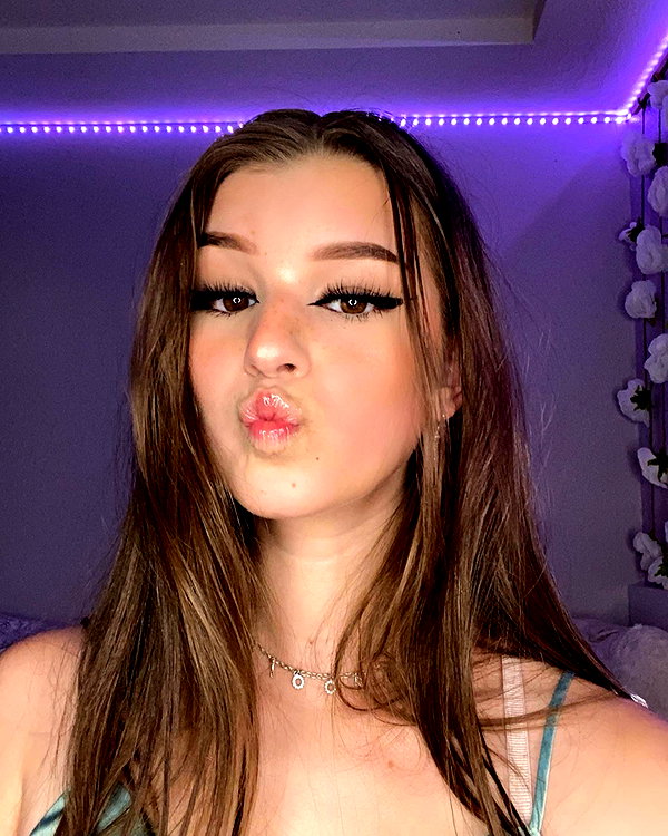 brookemonk instagram image archive image