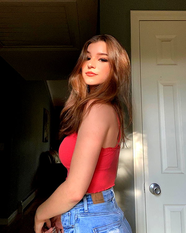 brookemonk instagram image archive image