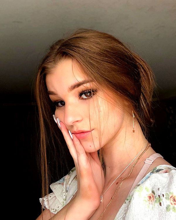 brookemonk instagram image archive image