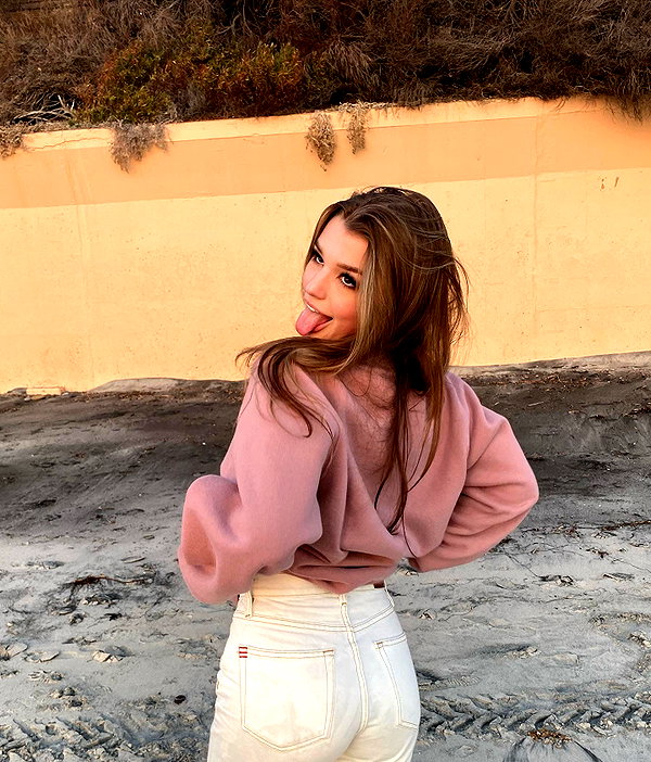 brookemonk instagram image archive image