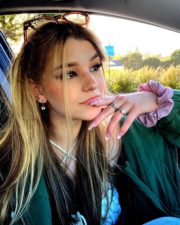 brookemonk instagram image archive image