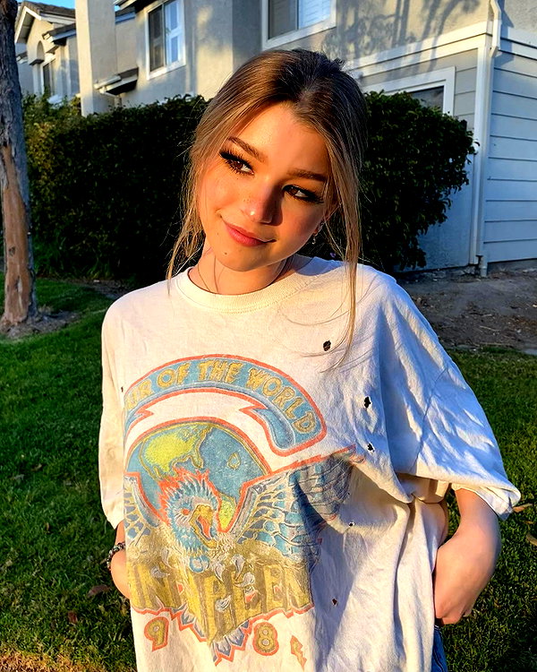 brookemonk instagram image archive image