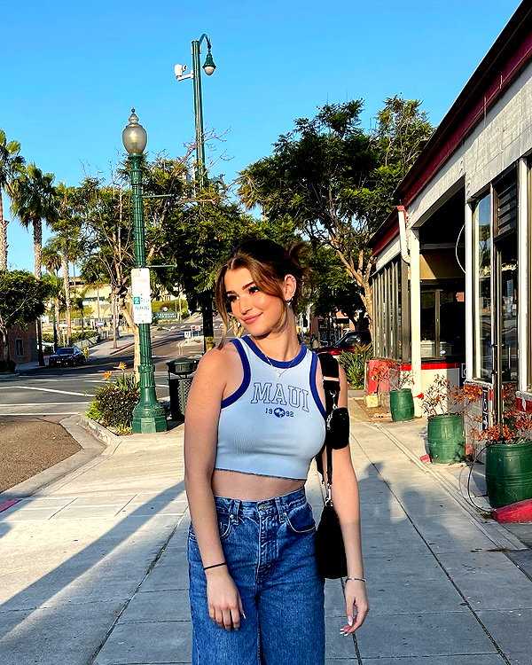 brookemonk instagram image archive image