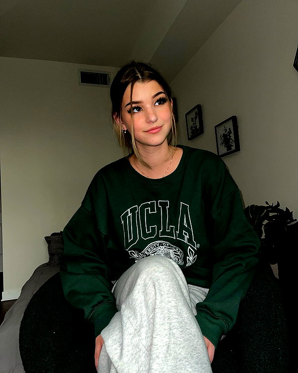 brookemonk instagram image archive image