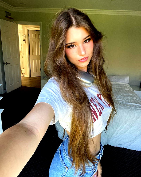 brookemonk instagram image archive image