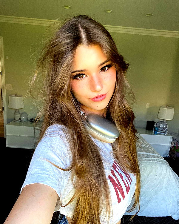 brookemonk instagram image archive image