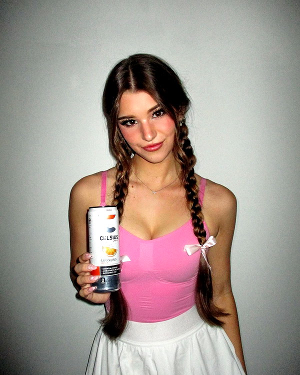 brookemonk instagram image archive image