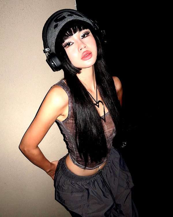 camlei_ instagram image archive image