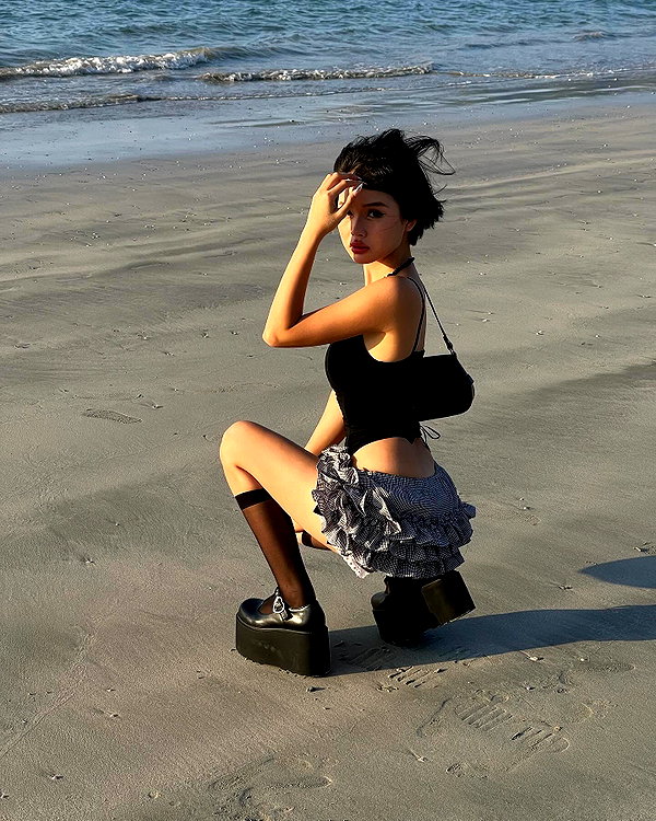 camlei_ instagram image archive image