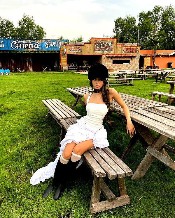 camlei_ instagram image archive image