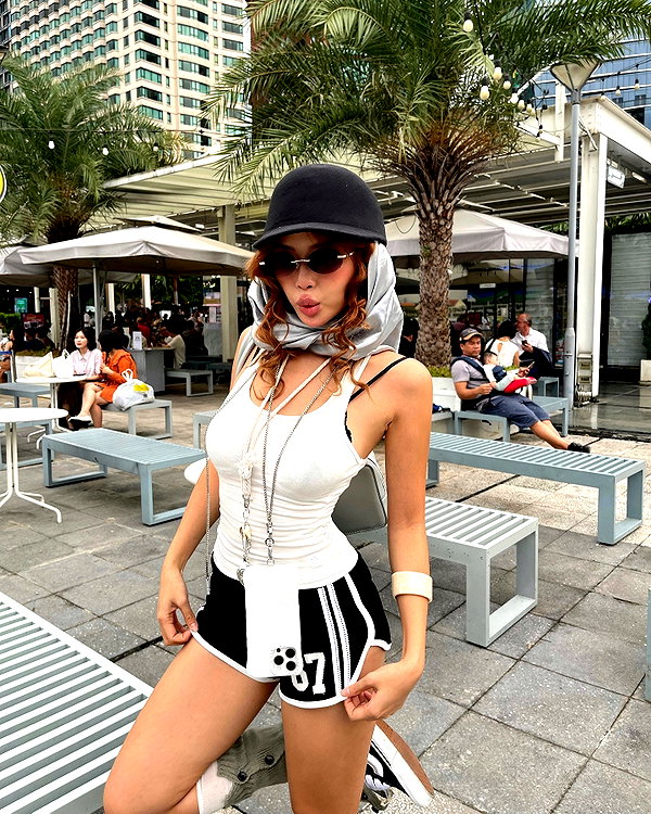 camlei_ instagram image archive image