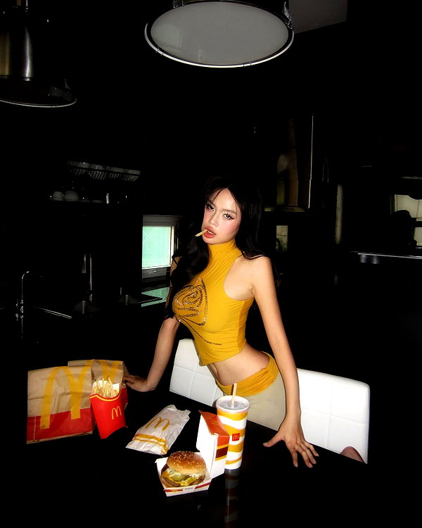 camlei_ instagram image archive image