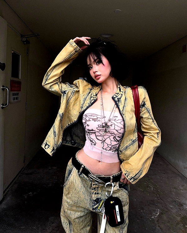 camlei_ instagram image archive image