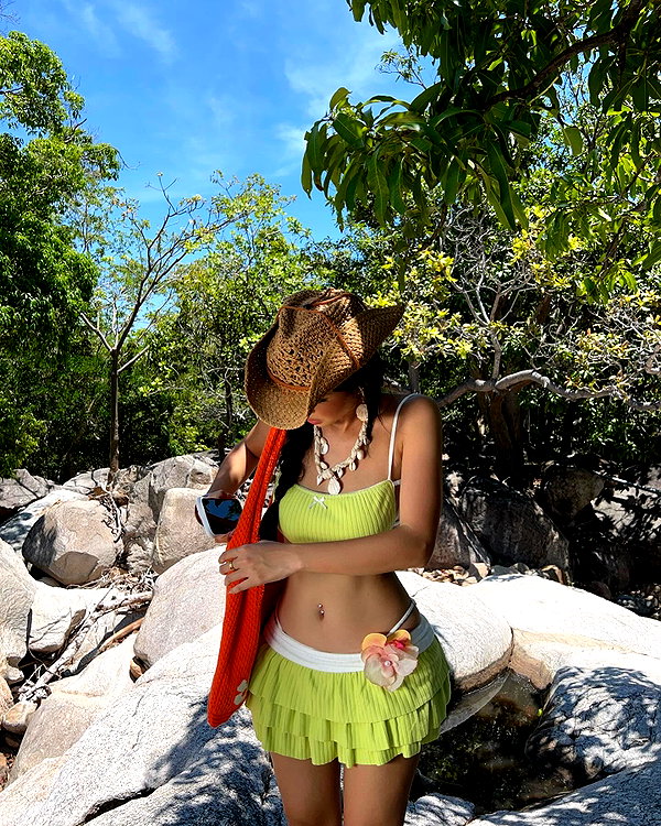 camlei_ instagram image archive image