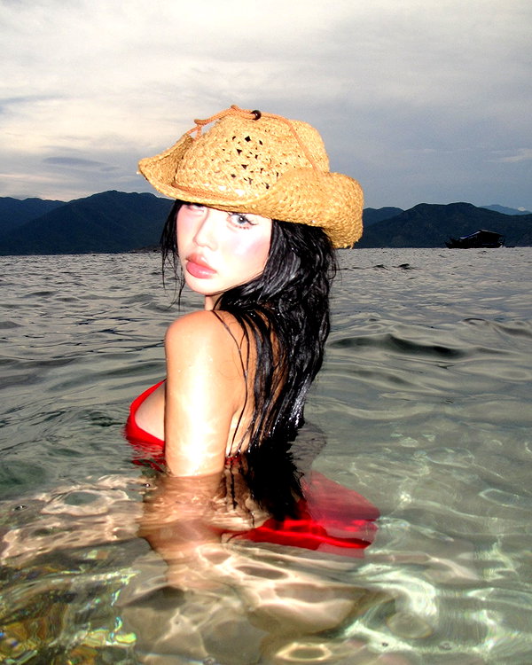 camlei_ instagram image archive image